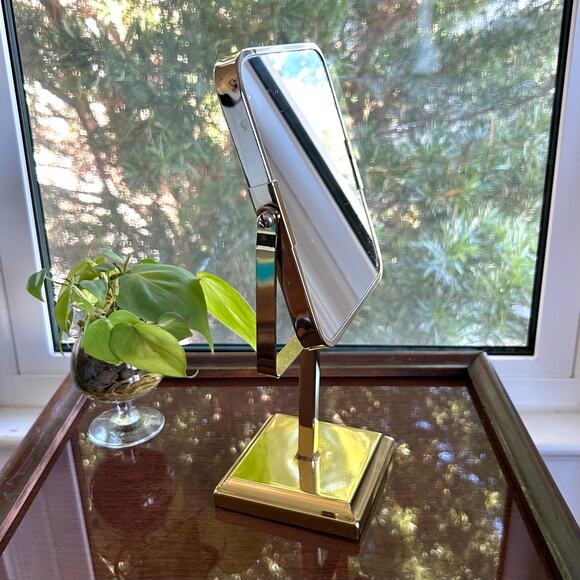 Mid-Century Brass Vanity Mirror on Pedestal Stand – Rectangular Tilt Design - Picture 4 of 14